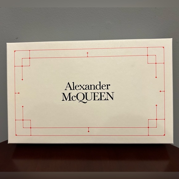 ALEXANDER McQUEEN Skull Flat Zip Wallet in Croc-Embossed Black Leather w/ GHW - Picture 8 of 8